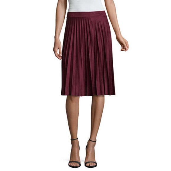 Liz Claiborne Dresses & Skirts - Liz Claiborne Faux Suede Pleated Skirt